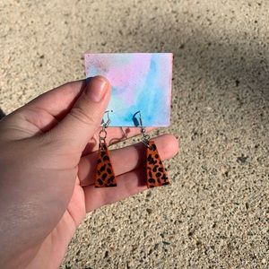 Cheetah print triangle earrings⭐️